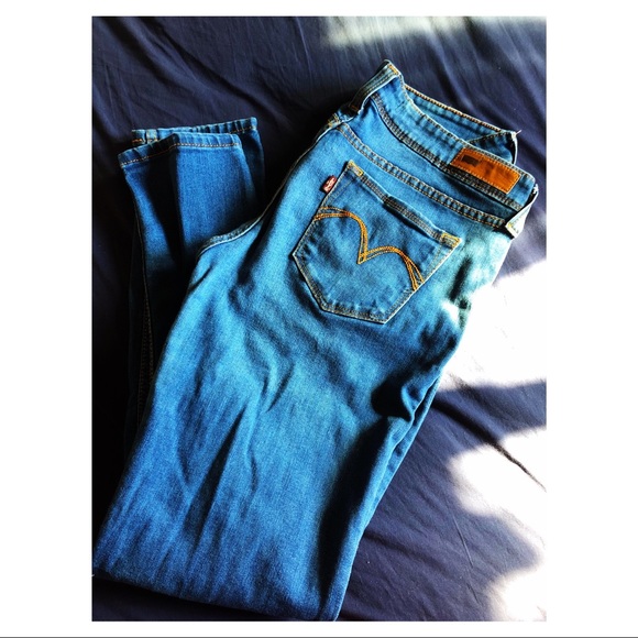 Levi’s Jeans - Picture 2 of 4